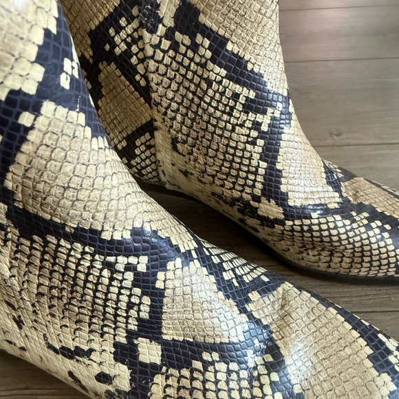 Madewell the essex ankle boot in snakeskin stamped leather (never worn!) - Picture 6 of 10